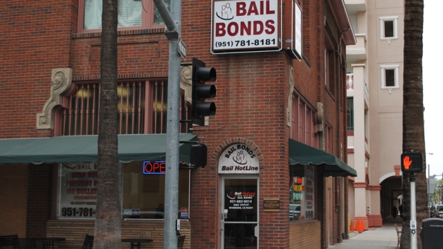 How Riverside Bail Bondsmen Help During Difficult Times